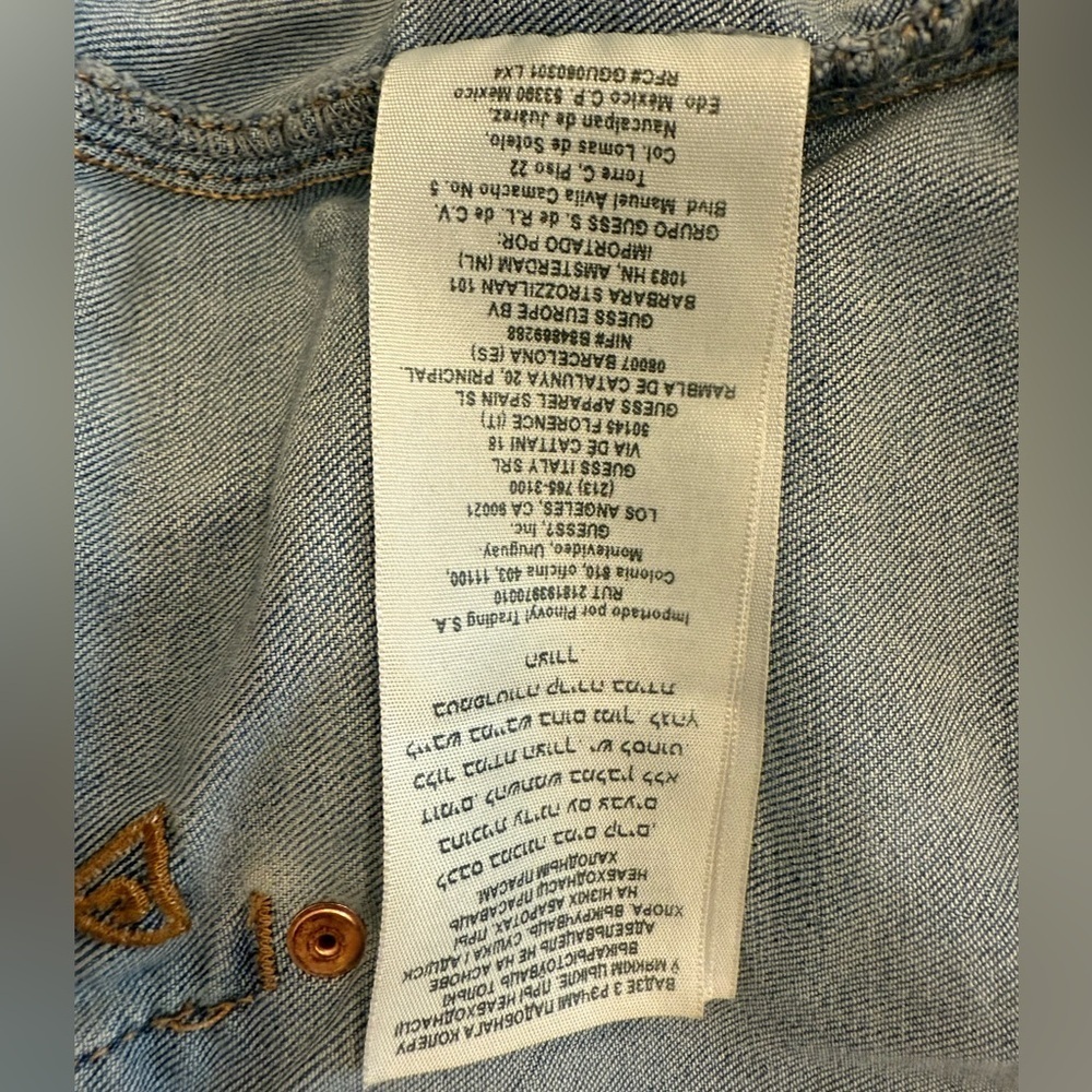 **GUESS Women’s Distressed Blue Denim Jacket – Size Small** - Picture 4 of 6